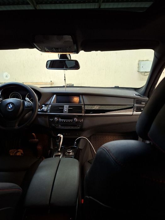 BMW X6 srocna sotiladi