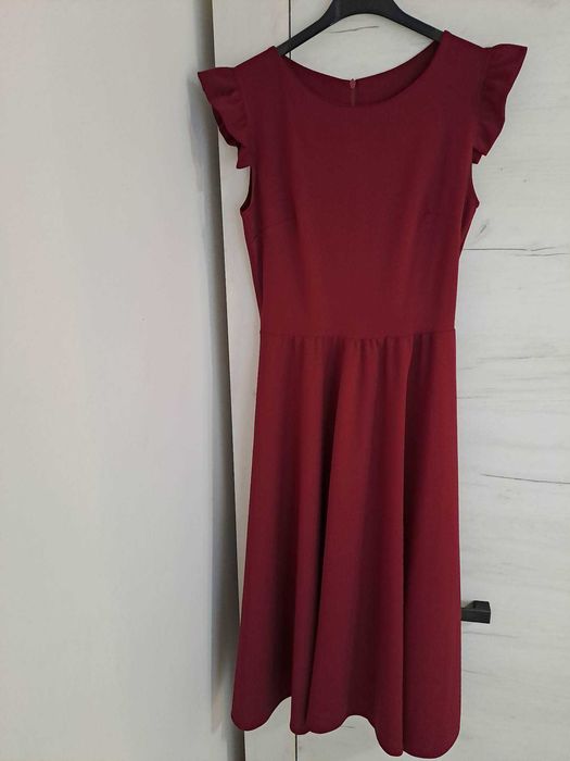 Rochie dama, vaporoasa, eleganta, bordo
