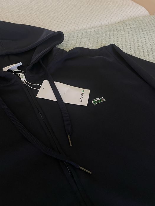 LACOSTE два цвята горнища - Идеални за студените месеци!