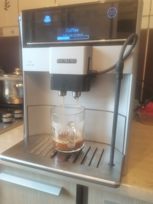 Aparat de cafea boabe Cappuccino Late Siemens Eq6 300