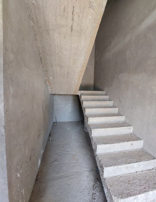 Дурмон Қ.Ф.Й. Бирлик М.Ф.Й. Турк маҳалласи 4 сотих 5 хона.