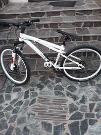 Bicicleta gt chucker dirt jumper 26 frane hidraulice,aluminiu