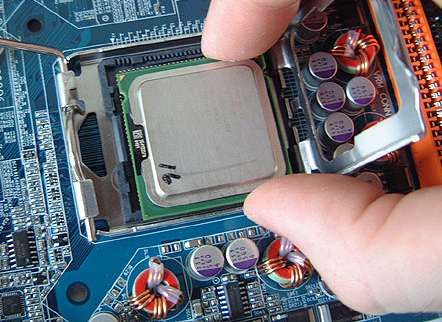 Vand Procesoare Intel LGA 775 si AMD Socket AM 2 +