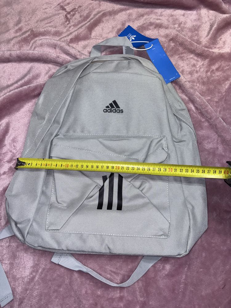 Ghiozdan rucsac Adidas Gri Bej Crem Negru eticheta