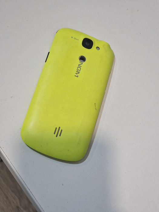 Telefon cu touchscreen fara baterie