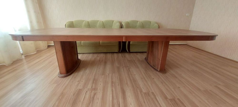 Продам стол в идеальном состоянии