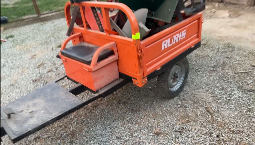 Vând motocultor Ruris 18cai