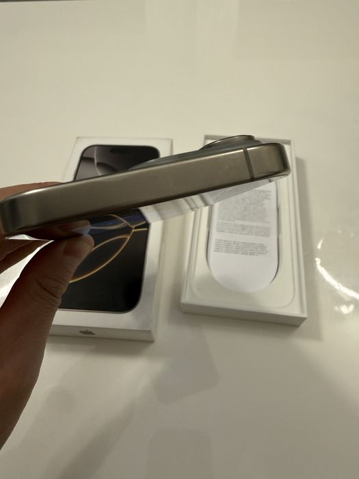 Iphone 16 Pro 512, natural titanium, impecabil ca nou!