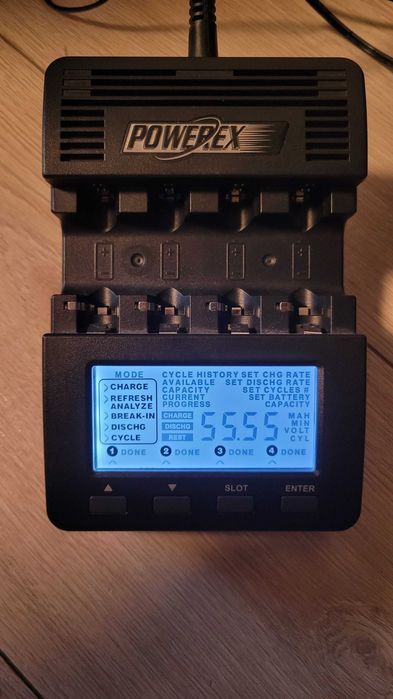 Incarcator analizor baterii Maha MH-C9000