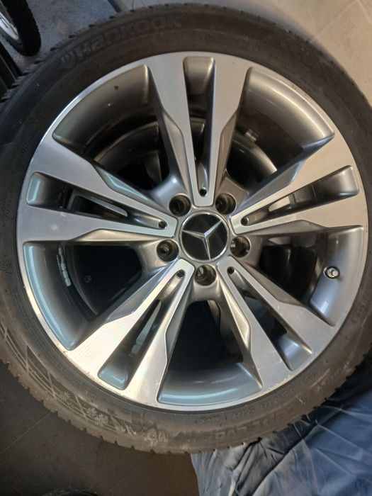 Vând cauciucuri +jante