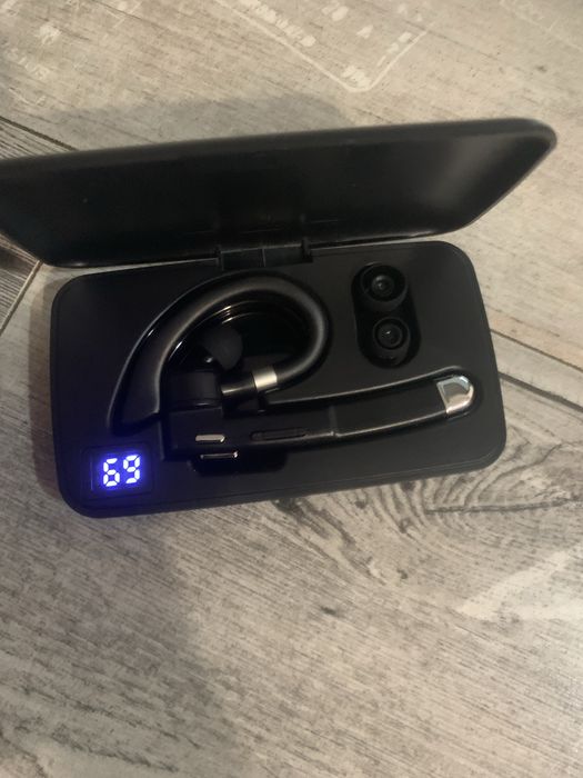 Vand casca bluetooth noua