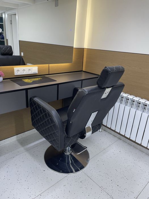 Продам кресло для барбера ( в отличном состоянии )