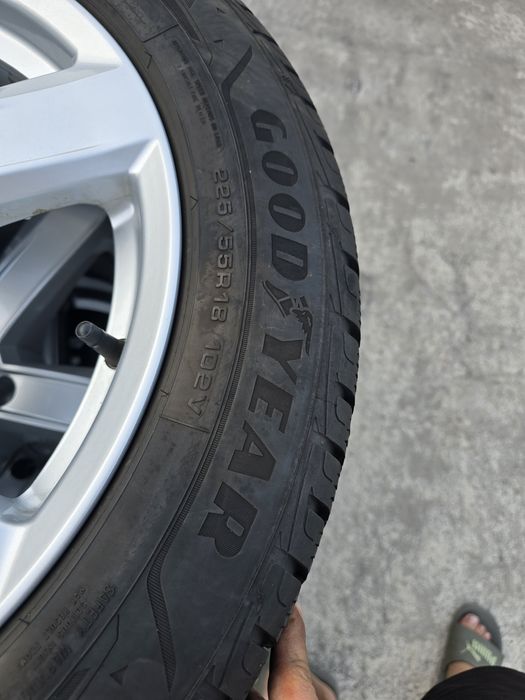 4 Броя 225/55/18 Goodyear 2x6,8mm 2x5,5mm 23dot