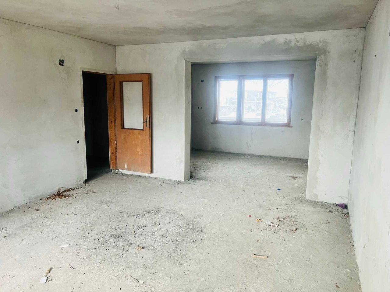 Продава се Тристаен апартамент в Габрово, Център - 100 кв.м за 770 €/кв.м - Снимка #2