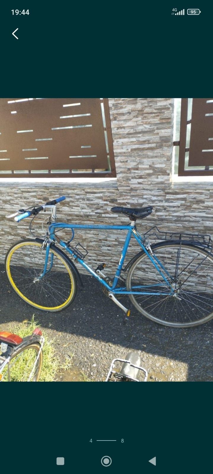Vând bicicletele din imagini
