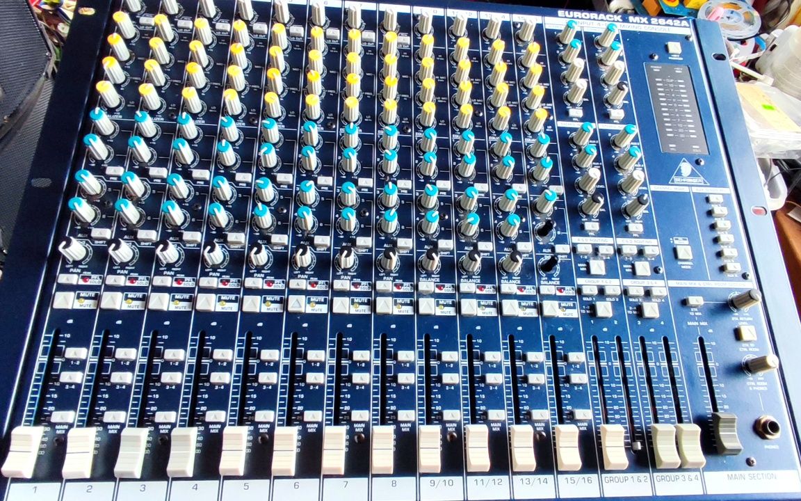 Mixer Behringer adus nu are cablureglaje muzica etc inaltte bass medii