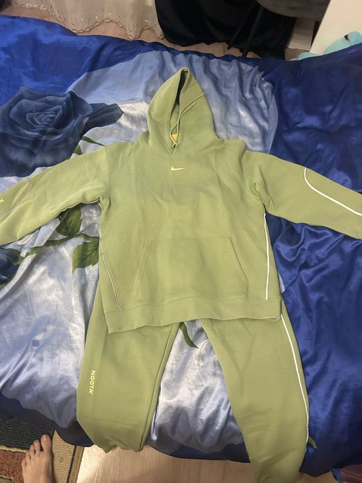 Новый спортивный костюм Nike