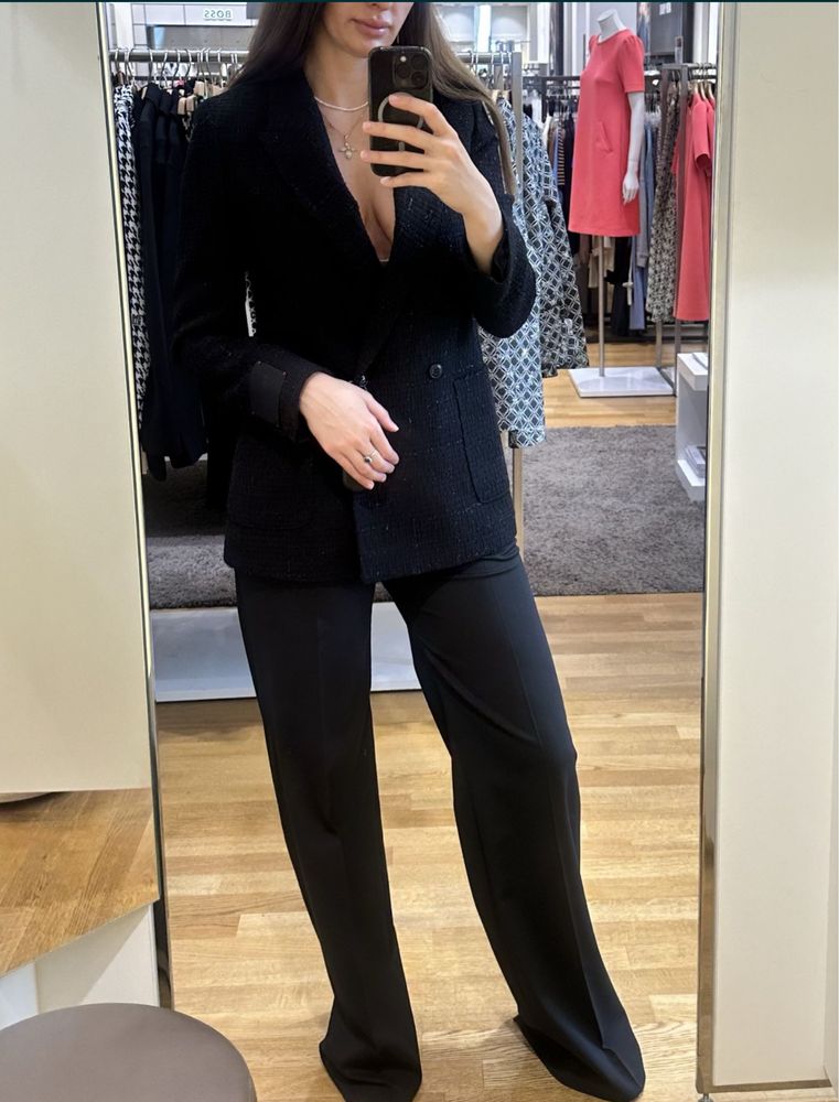 Sacou Hugo Boss de la 1500 lei la 900 lei