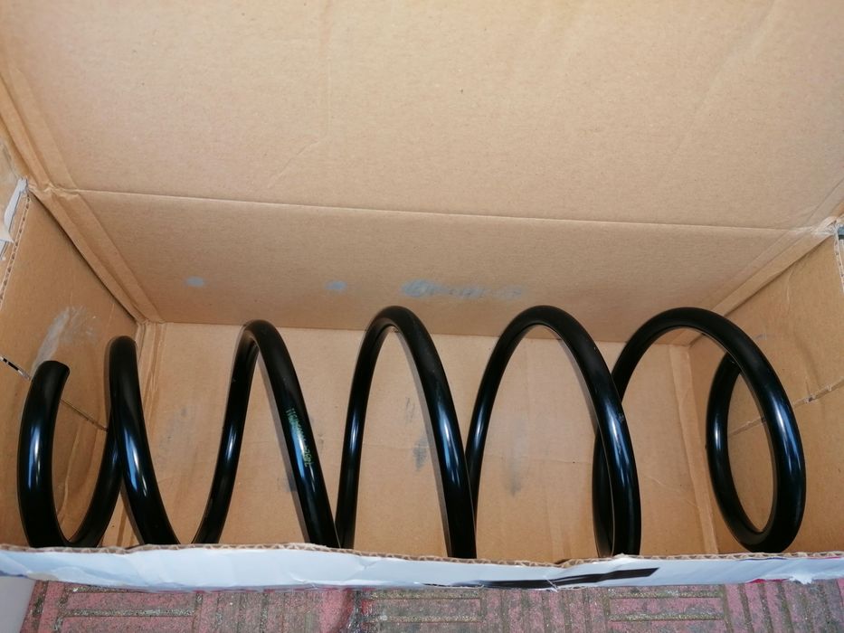 Комплект 4бр.пружини за Опел Астра Н (А04) 05-09