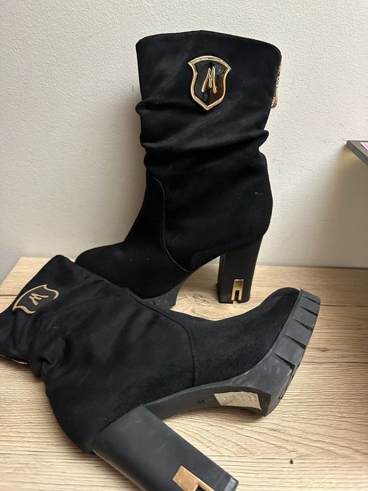 Дамски боти с дебел ток