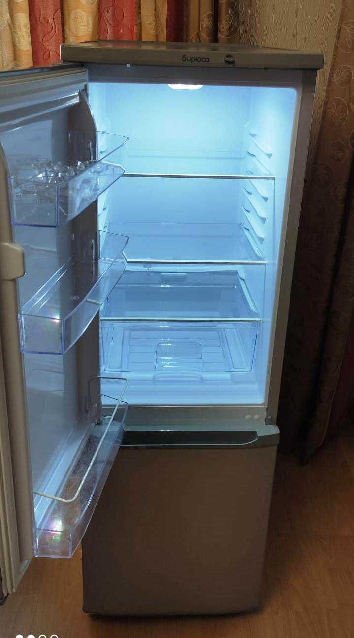 Холодильник Бирюса М118