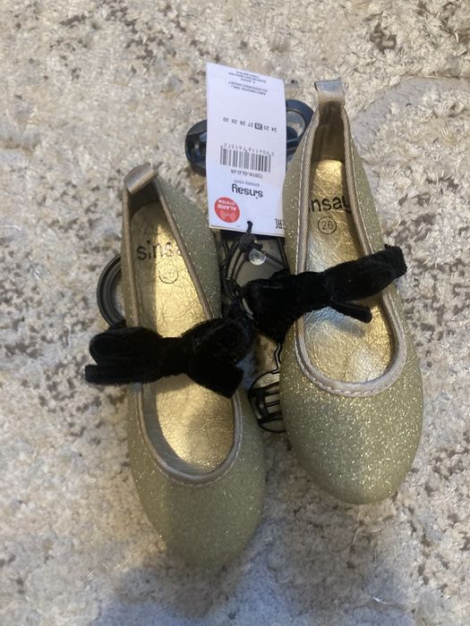 Lot rochite marimea 98 +pantofii + cadou ce este in ultima poza