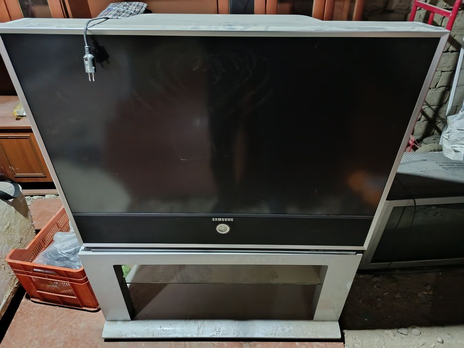 Телевизор продаётся