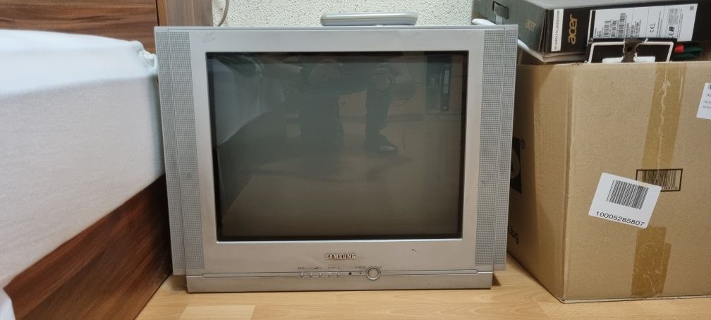 Телевизор Samsung CW-21M063N