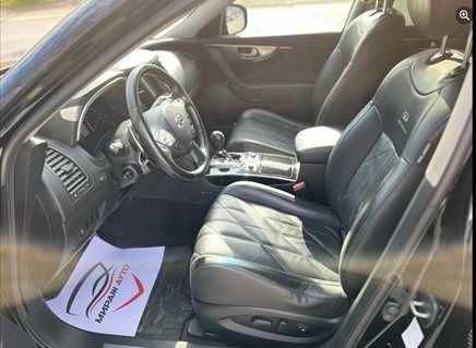 Infiniti FX30d един собственик