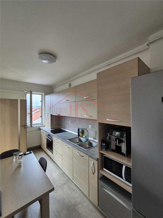 Apartament 2 camere, Floresti, strada Stadionului- zona f. buna