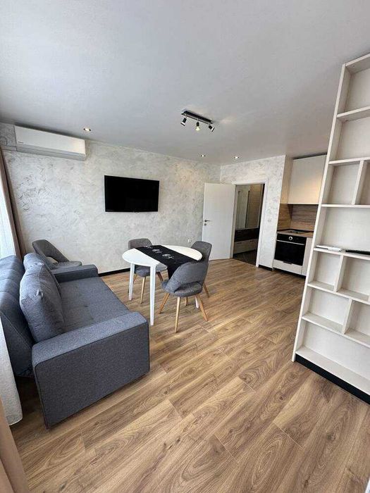 Продава се Двустаен апартамент в Бургас, Възраждане - 72 кв.м за 8 €/кв.м - Снимка #1