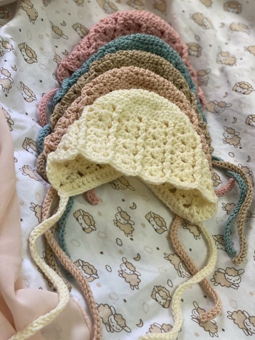 Ажурные чепчики ручной работы.Чепчик для новорожденного