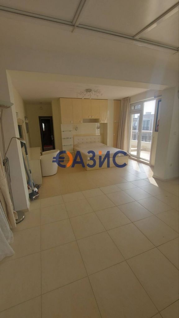Продава се Четиристаен апартамент в Поморие - 160 кв.м за 1375 €/кв.м - Снимка #7