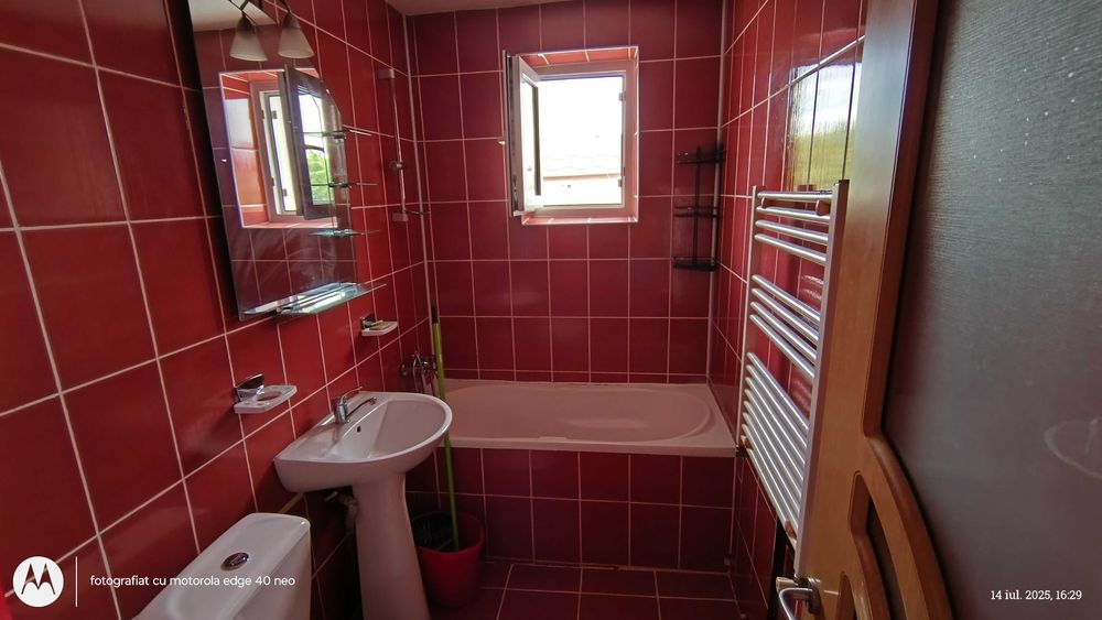 Închiriez apt 2 camere strada Stefan Luchian botosani