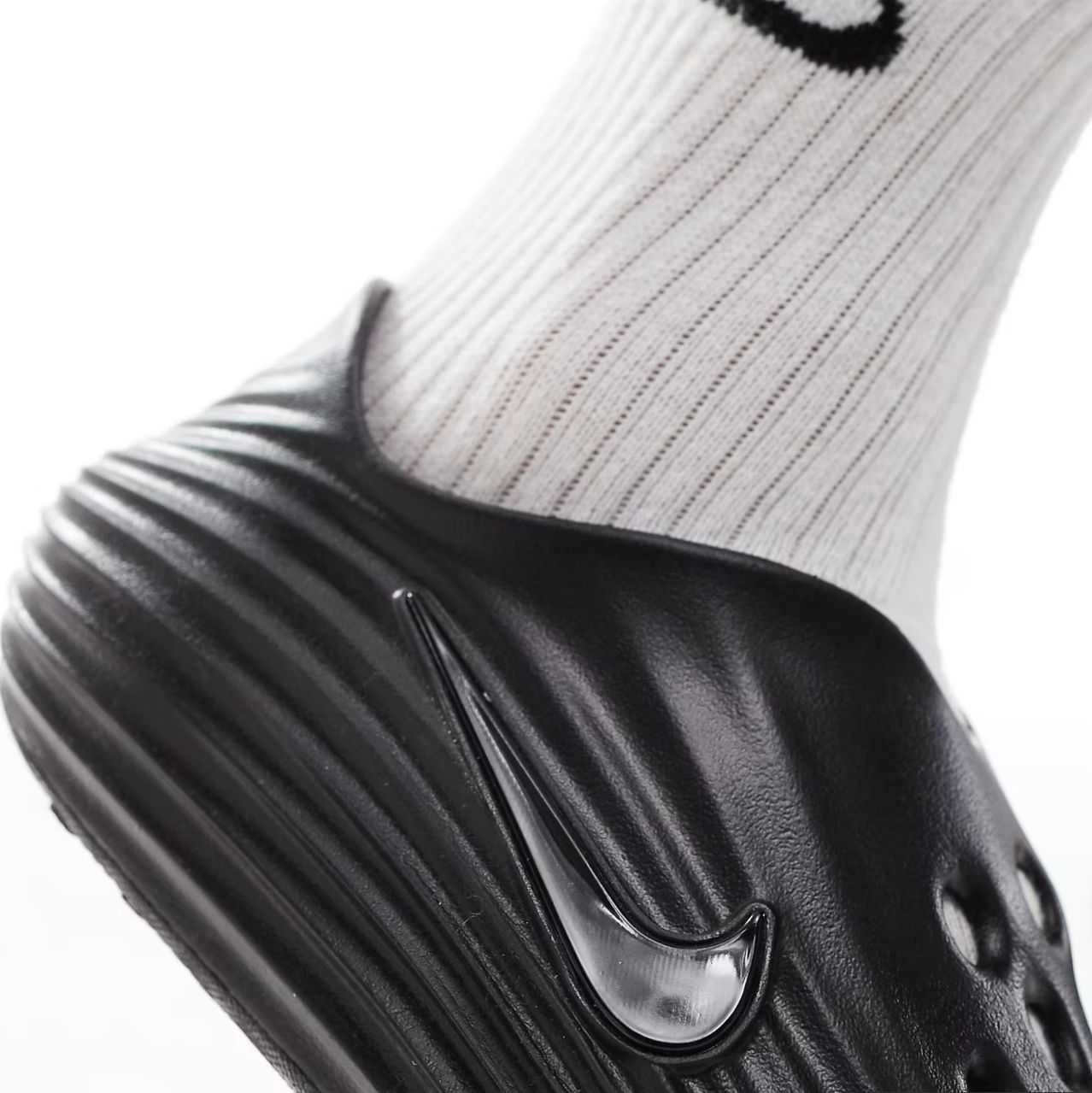 Nike Rejuven8 Slides (40-44)