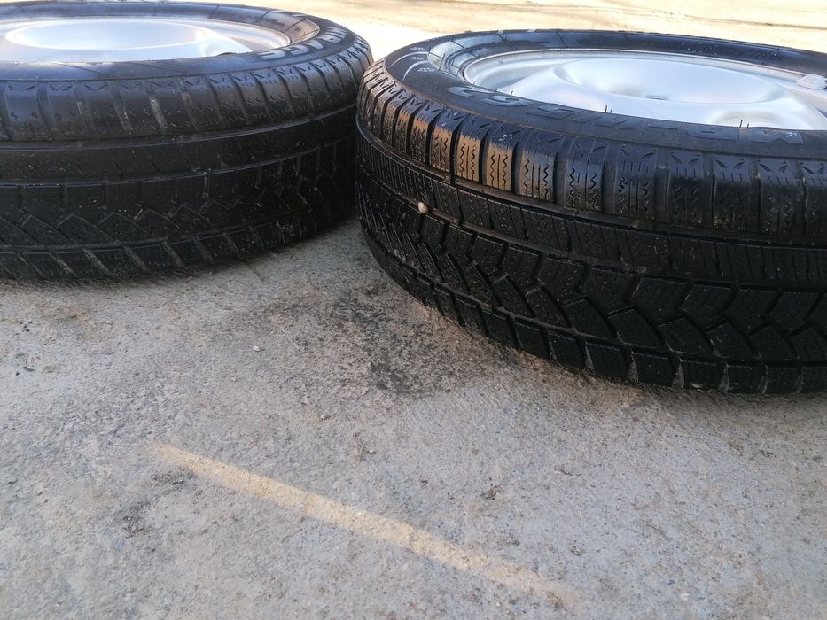 Anvelope iarnă 215 65 r16 cu jante tabla Duster