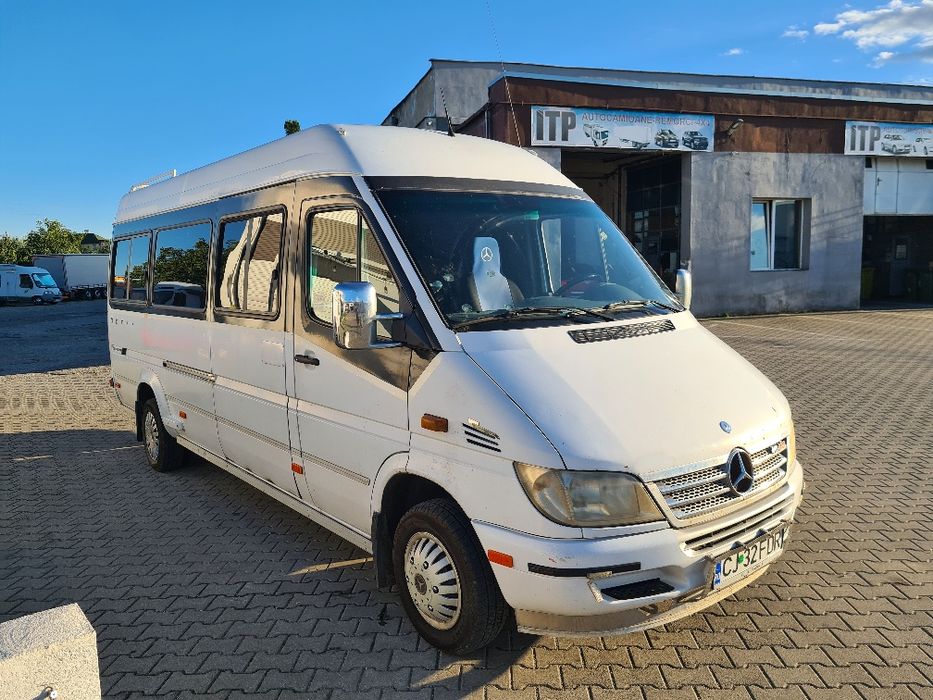 Microbuz Mercedes Sprinter 16+1 locuri