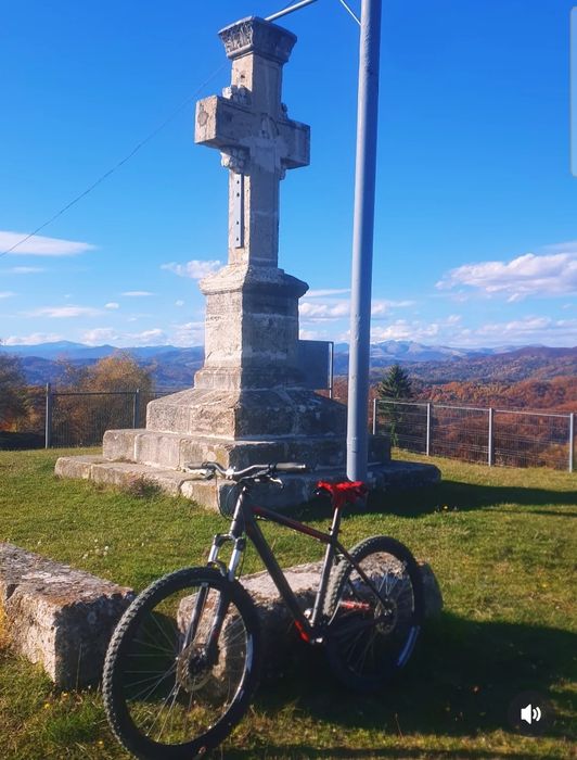 Bicicleta cube aim disc din 2012