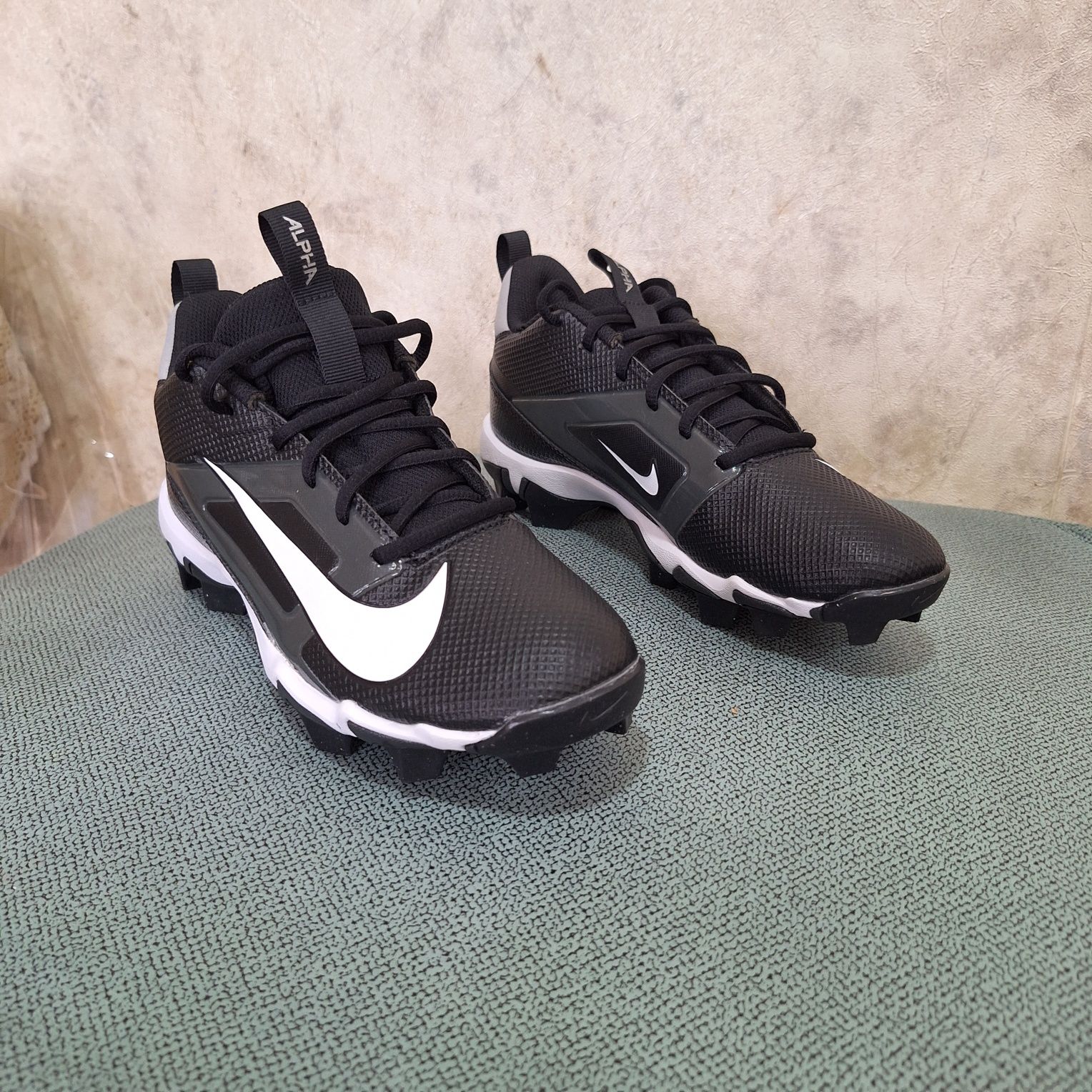 Nike Alpha бутсы  оригинал.
