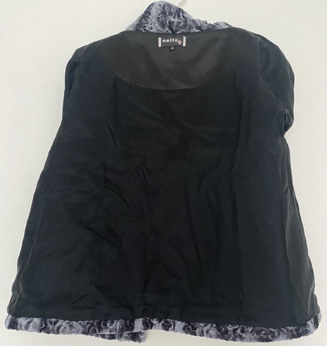 Haină damă-tip capă- nr. 40, model special tip blăniță.