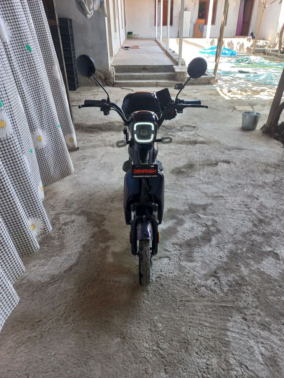 Skuter sotiladi she
