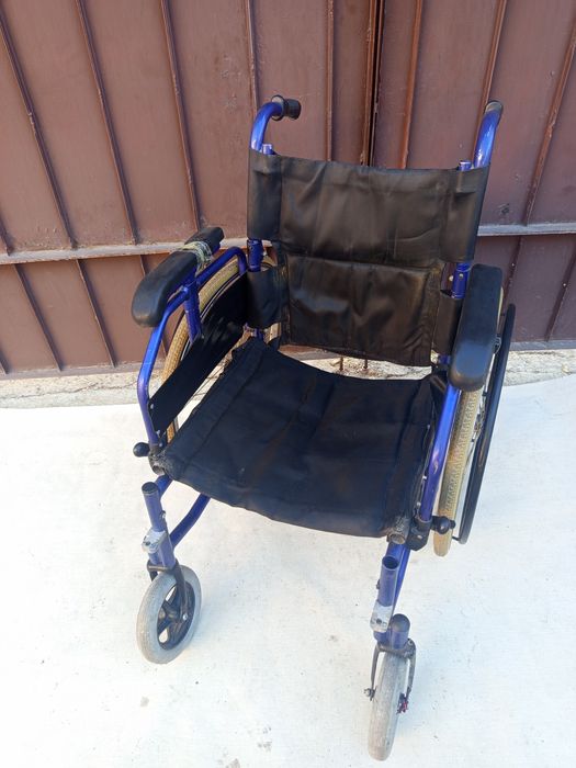 Каляска инвалидная .