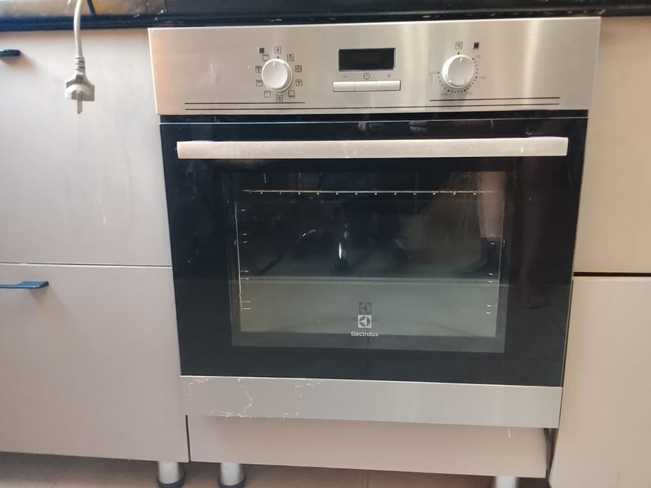 Продам духовка электрическая