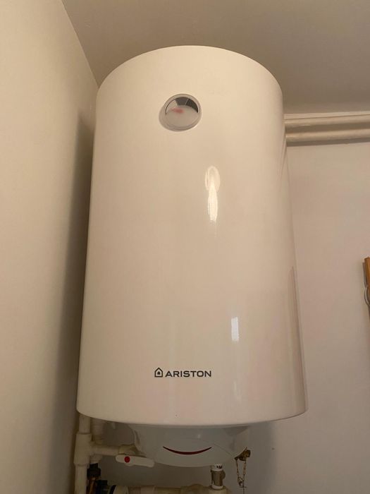 Boiler electric Ariston , 50 lutri , folosit foarte putin