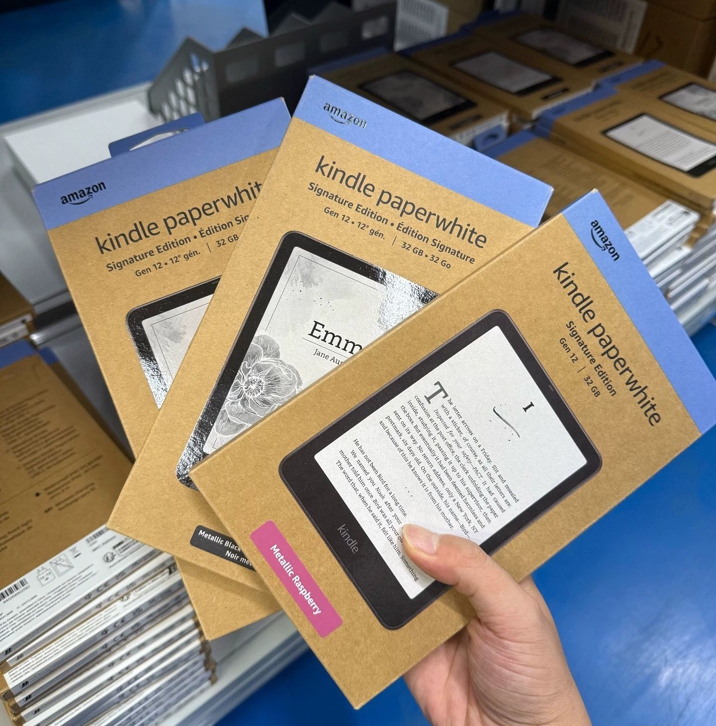 Электронные книги Amazon kindle в ассортименте