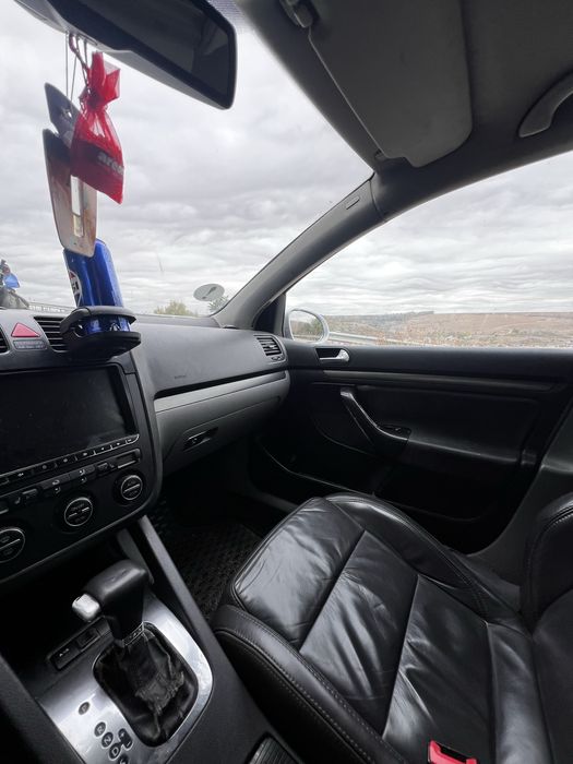 Golf 5 pachet GTI  1.9 tdi 105cp automat