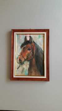 Красив кон, рисуван с различни цветни бои.