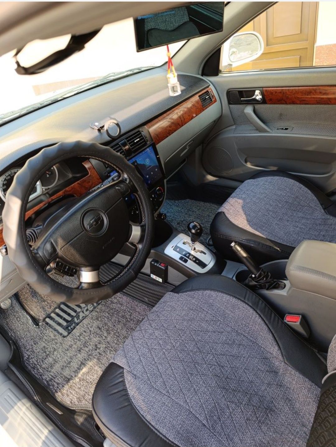Lacetti 1.6 avtomat sotiladi