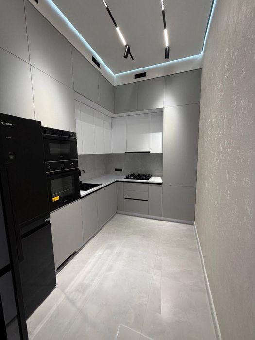 Продаётся 2х ком  кв. ЖК «Oq Saroy», 60м2. Мирзо-Улугбекский район.