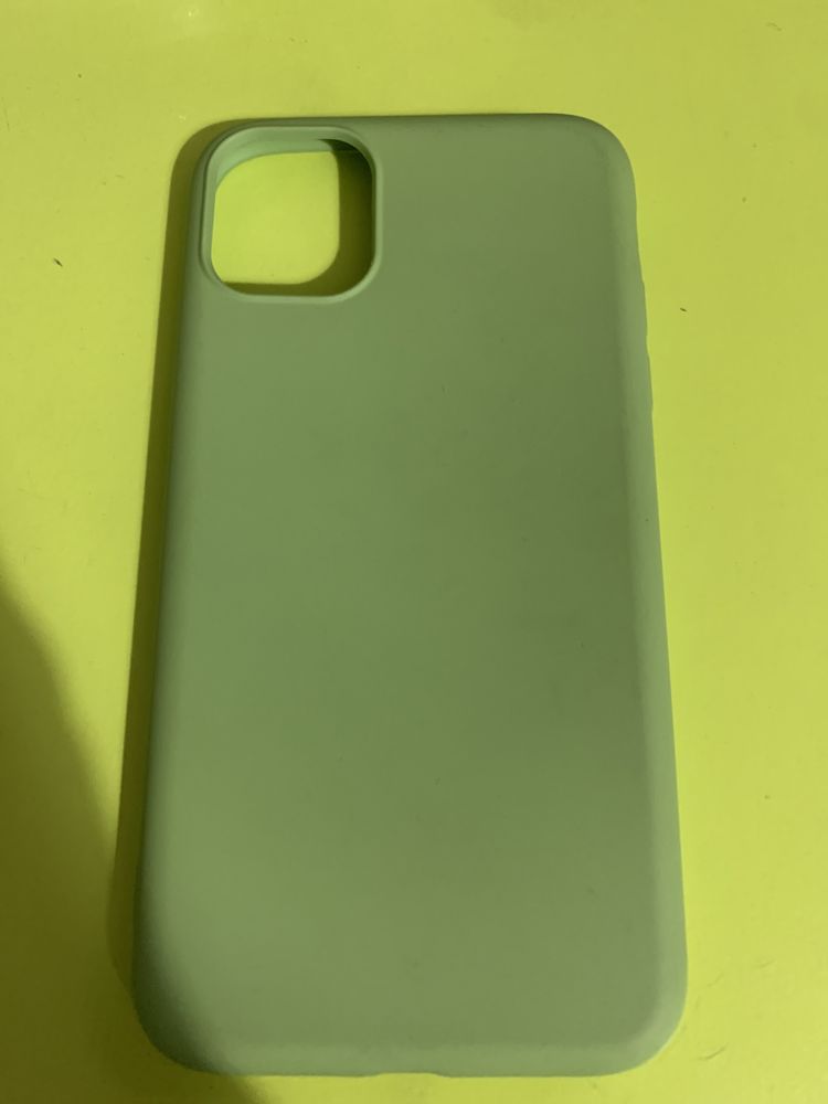 Vand doua huse pentru iphone 11